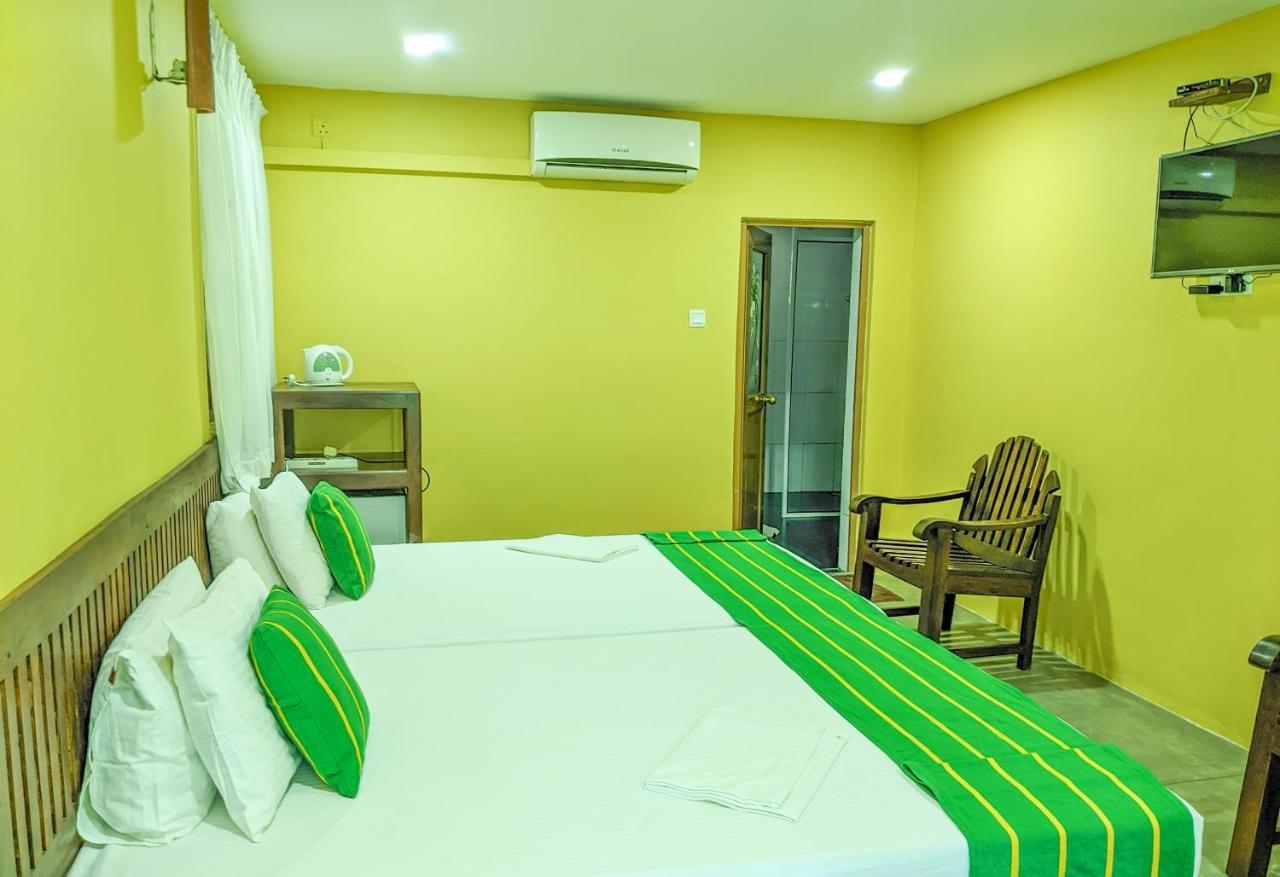 Yala Golden Wild Bed and Breakfast Tissamaharama Buitenkant foto