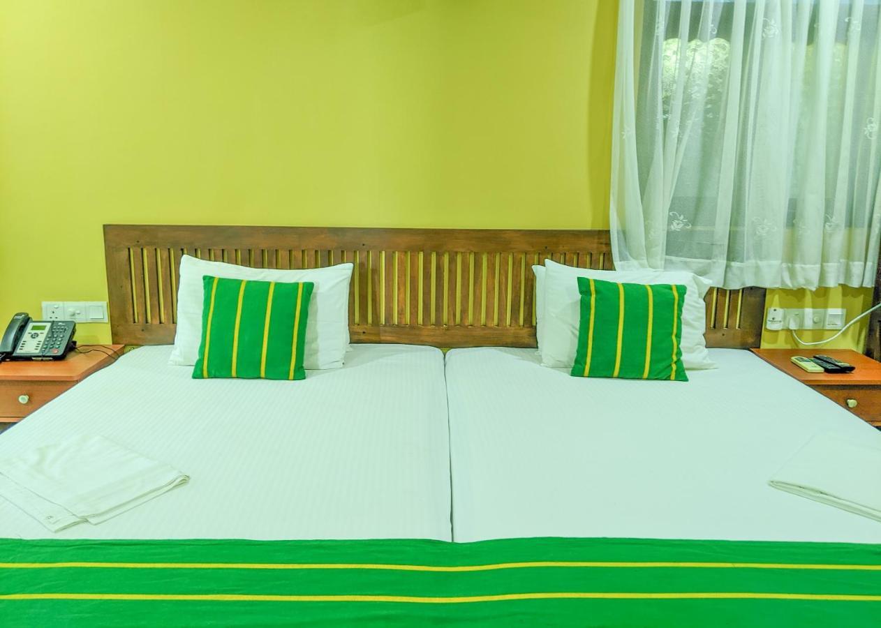 Yala Golden Wild Bed and Breakfast Tissamaharama Buitenkant foto