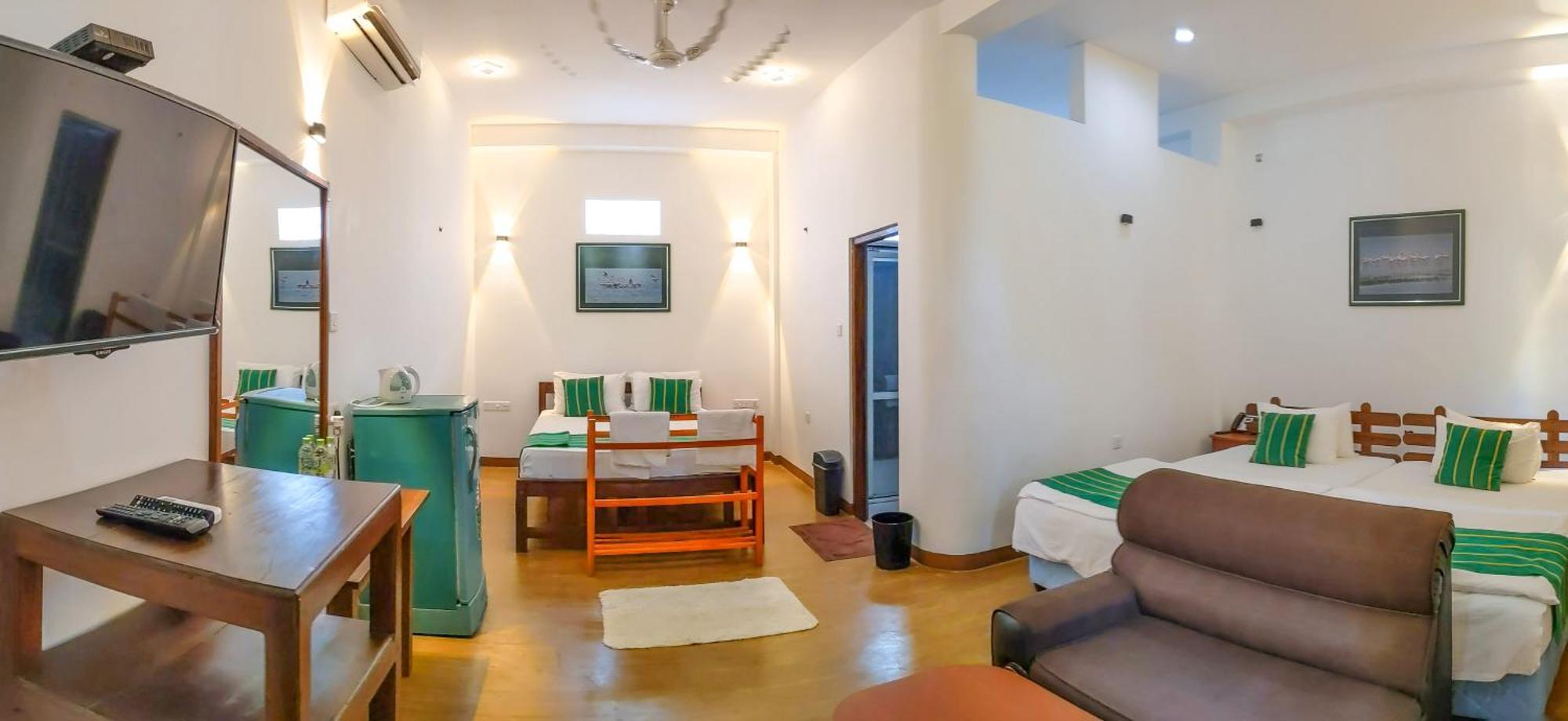 Yala Golden Wild Bed and Breakfast Tissamaharama Buitenkant foto