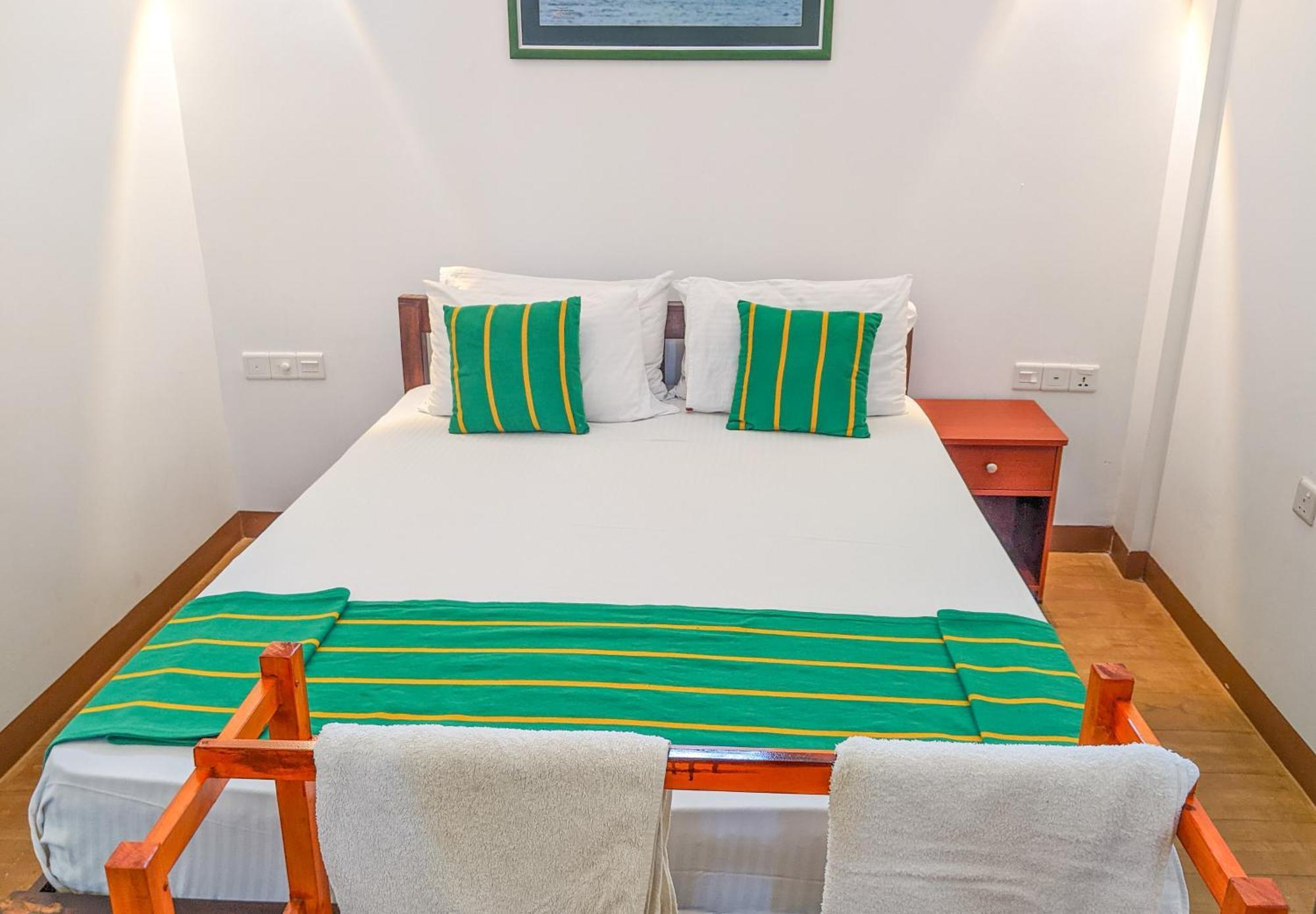 Yala Golden Wild Bed and Breakfast Tissamaharama Buitenkant foto